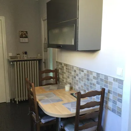 Séjour chez l'habitant Couleur Framboise Longwy