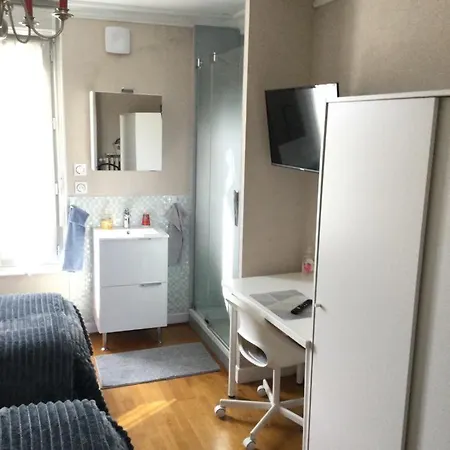 Couleur Framboise Séjour chez l'habitant Longwy